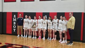 Marquette holds on, beats Dwight 65-56 to win first regional title since 2012