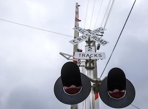 Railroad crossing reopens after malfunctioning in DeKalb