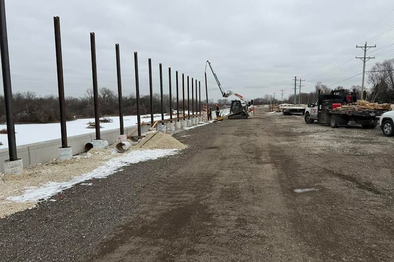 Motorists should be aware of lane shifts and temporary lane closures that will be occurring periodically as part of the 143rd Street East Extension project in Plainfield.