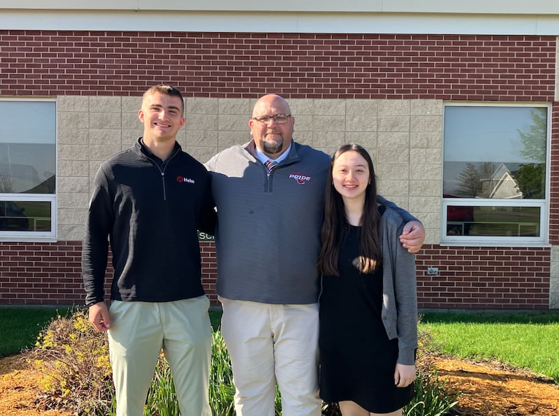 Forreston Junior/Senior High School seniors Danica Fong and Hunter DeWall were named winners of the Illinois Principals Association’s Leadership Award.