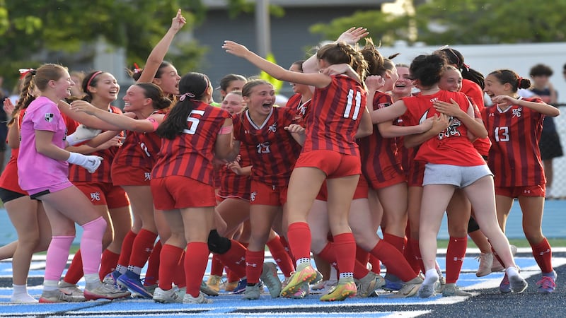 Hinsdale Central wins sectional thriller over Lyons in penalty kicks