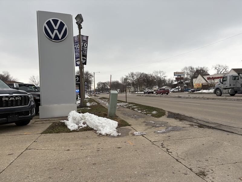Bill Walsh Auto Group in Ottawa will close its Volkswagen franchise on Dec. 11, shifting warranty service and sales support to Hawk Volkswagen in Joliet.
