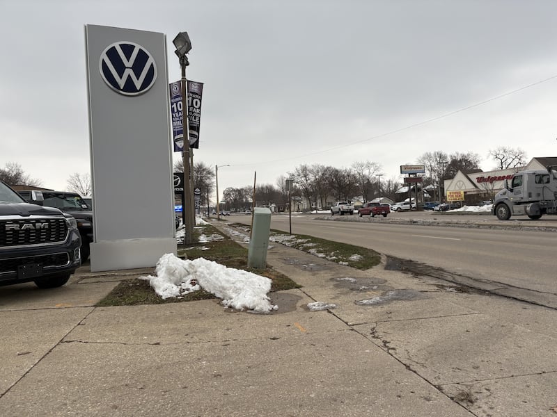 Bill Walsh Auto Group in Ottawa will close its Volkswagen franchise on Dec. 11, shifting warranty service and sales support to Hawk Volkswagen in Joliet.