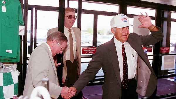 Walmart’s 40-year presence in Illinois Valley began with Peru opening in 1986