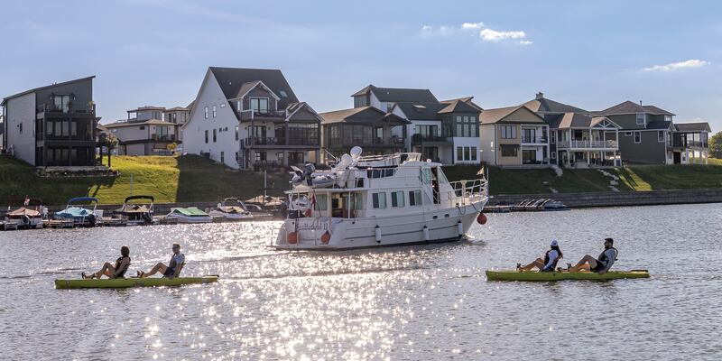 Heritage Harbor in Ottawa offers vacation rental homes overlooking a marina off the Illinois River.