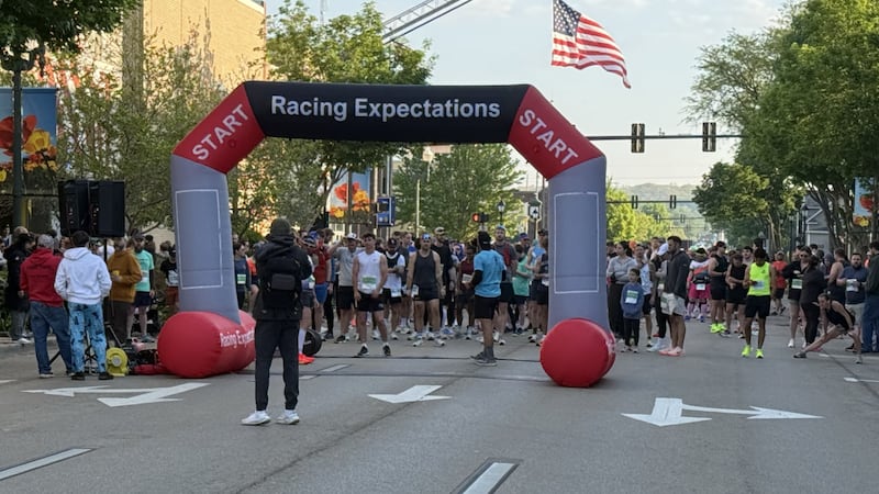 Photos: Starved Rock Country marathon draws hundreds of runners to downtown Ottawa
