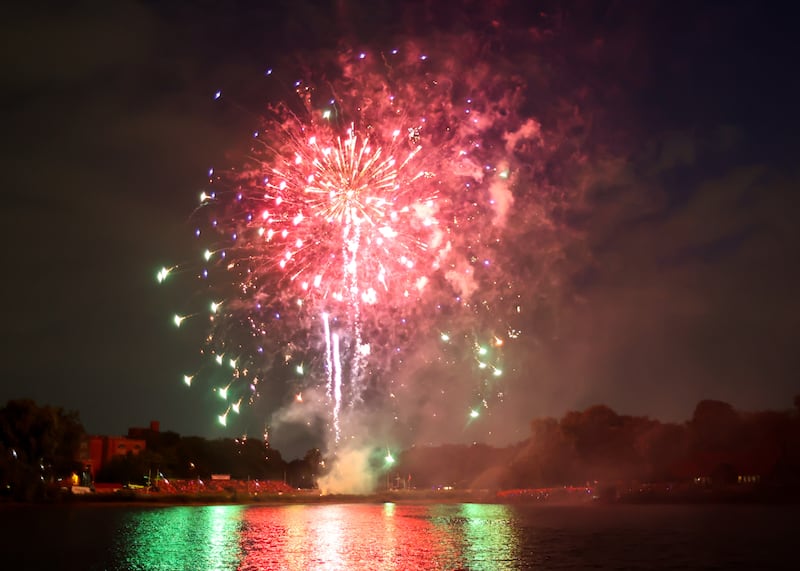 The Glen Ellyn Parks Foundation has announced its annual Fireworks from the Fishing Pier raffle. The raffle winner will win a private viewing area on Lake Ellyn fishing pier to enjoy the Fourth of July fireworks display with up to 11 guests.