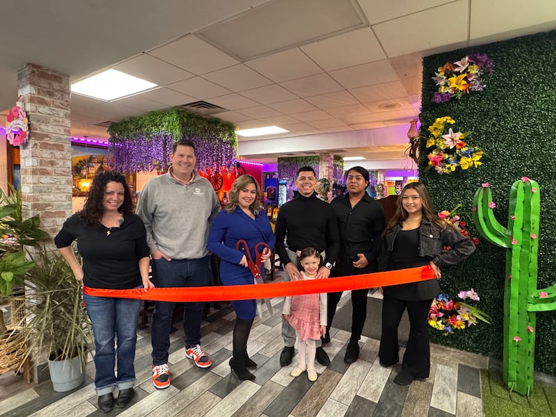 The Grundy County Chamber held a ribbon cutting at La Hacienda Del Patron last month to celebrate the restaurant’s new ownership. Chamber President & CEO Christina Van Yperen, Morris Mayor Chris Brown, Owner by Elizabeth Gomez and her family and staff cut the official ribbon Jan. 9.