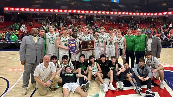 York outlasts St. Ignatius in UIC Supersectional OT thriller, heads to state for 1st time since 1967