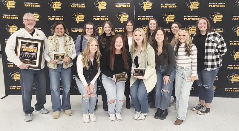 The 2013 and 2014 Lady Panthers softball teams were inducted into the PCHS Hall of Fame on Friday, Jan. 9. team members include (front row, from left) Monica (Monroe) Gough, Nikki Mertel,
Shelby (Yepsen) Klais, Stephanie Wilson and Jackie Ossola; and (back row) coach Chris Walker, coach Lynette Olson, Sarah Duffield, Annie (Miller) Kreiser, Carly (Gonet) Senica, Vanessa Voss, Cierra (Keller) Winder and Allison Voss.