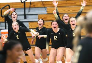 Khiara Thomas, Sycamore ride wild comeback against Dixon to claim regional title