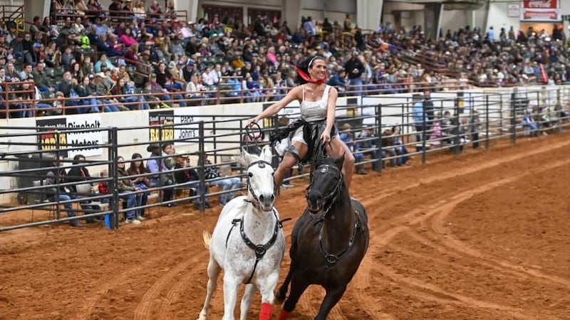 Professional rodeo returns to West Chicago’s Sonny Acres Farm June 12-14 & 19-20