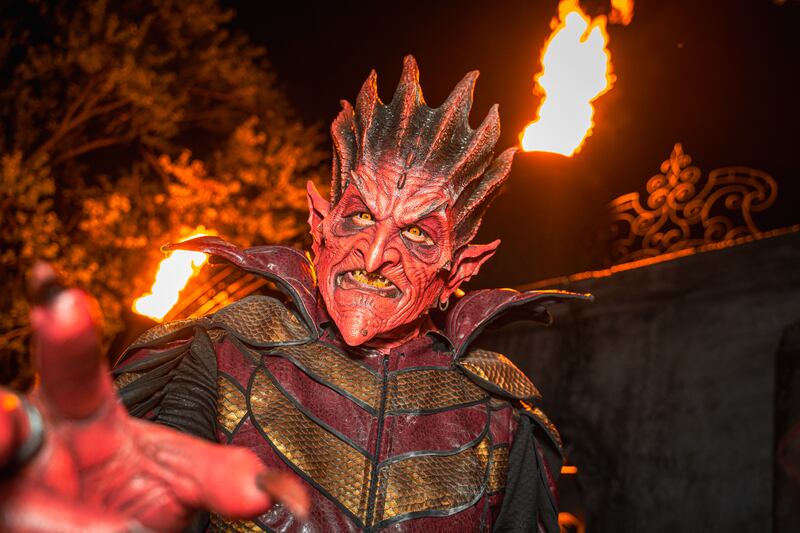 The fear doesn’t stop after the haunted mazes—seven scare zones across the park bring terrifying encounters to the streets.