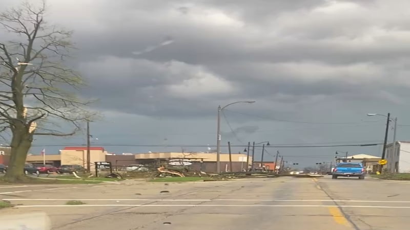 Multiple tornadoes sweep through northern Illinois; EF2 tornado destroys homes in Lena