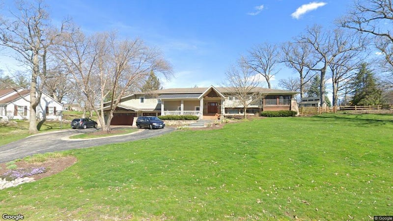 Single-family home sells for $732,000 in North Aurora