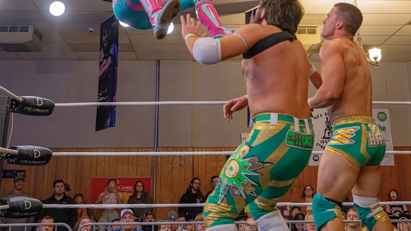 5 Things to Do: Dreamwave Wrestling in La Salle, Mega Hike at Starved Rock and more this weekend