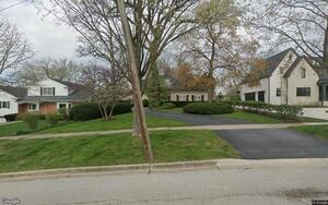 Single-family home in Hinsdale goes for $1.35 million