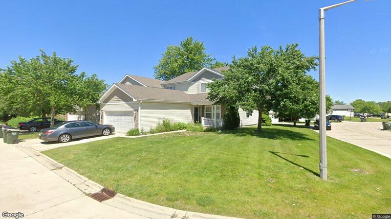 Single-family home sells in Oswego for $335,000