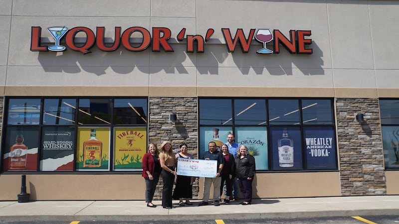 Liquor ‘n’ Wine donates $2,500 to Rochelle Area Community Foundation
