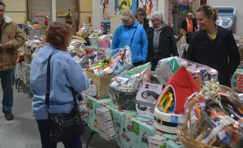 Starfish Animal Rescue's 2024 "Santa Paws" fundraiser