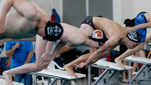 McHenry’s Robbie Rosenbaum swims to championship finals in 2 events
