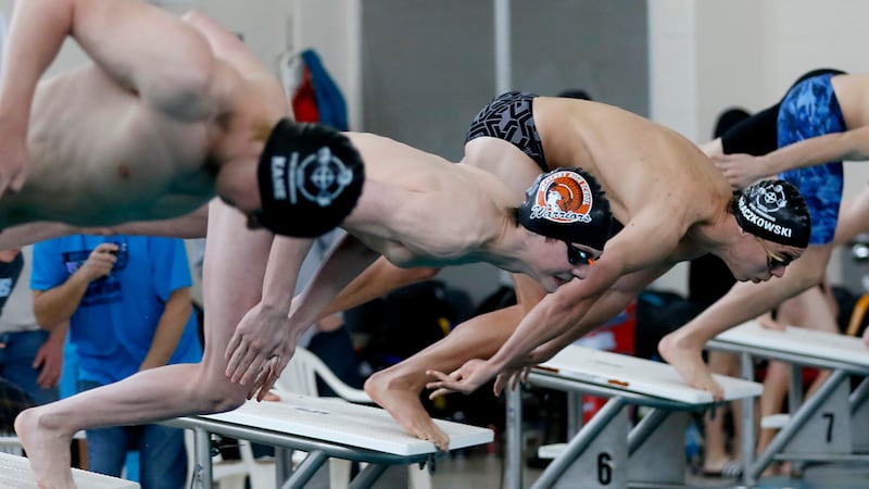 McHenry’s Robbie Rosenbaum swims to championship finals in 2 events