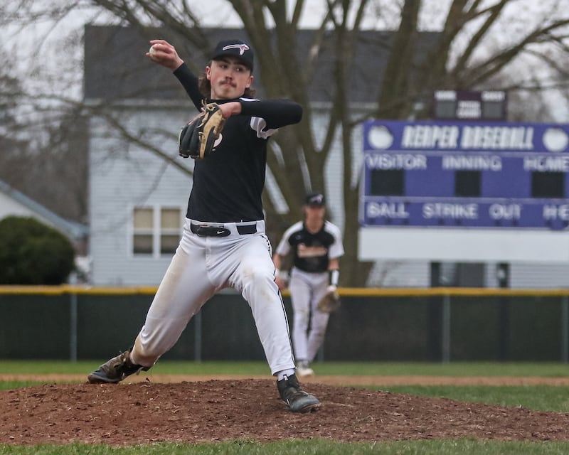Sandwich's Braden Behringer (18) delivers a pitch during baseball game between Sandwich at Plano on Thursday, April 9, 2025 in Plano.