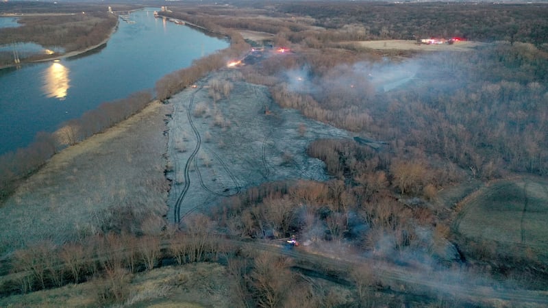 Photos: Massive brush fire breaks out near Granville along the Illinois River