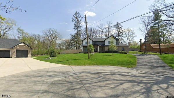 Single-family home sells in New Lenox for $795,000