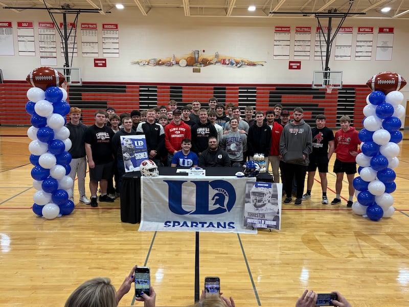 Kayden Loomis, son of Shawn and Megan Loomis, has signed a letter of intent to continue his academic and athletic career as a member of the football team at University of Dubuque in Dubuque, Iowa.