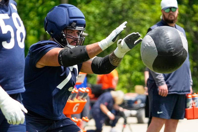 Chicago Bears guard Jonah Jackson works on the field during the NFL football team's practice Wednesday, June 3, 2026, in Lake Forest, Ill. (AP Photo/Nam Y. Huh)
