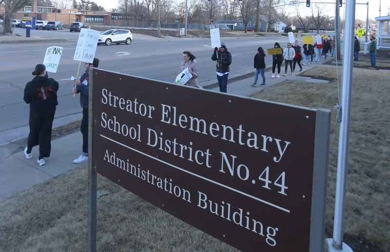 Streator Elementary School District No.44 picket outside of administration building on Thursday, Feb. 27, 2025 in Streator.