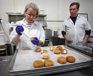 This DeKalb bakery savors tradition of Paczki Day with its popular Polish doughnuts