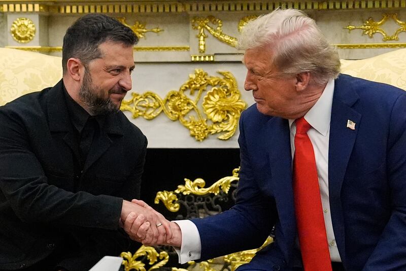 President Donald Trump meet with Ukraine's President Volodymyr Zelenskyy in the Oval Office at the White House, Monday, Aug. 18, 2025, in Washington. (AP Photo/Julia Demaree Nikhinson)