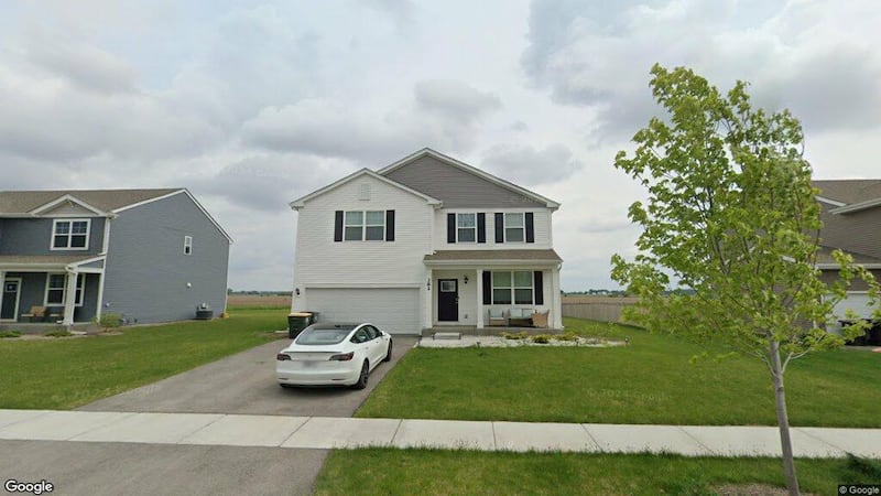 Sale closed in Oswego: $440,000 for a three-bedroom home