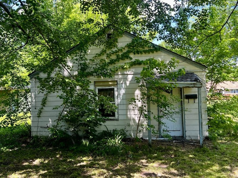 The vacant house at 610 15th Ave. in Sterling, Illinois. The city recently obtained a judicial deed for the property and sold it to Kurt & Brian Properties for redevelopment.