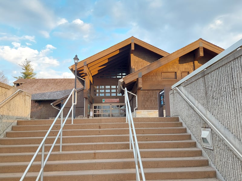 Dave’s Traveling World of Reptiles will visit the Starved Rock State Park Visitor Center for two shows Sunday, Aug. 4.