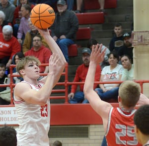 Photos: Ottawa boys basketball edges out Streator 64-51