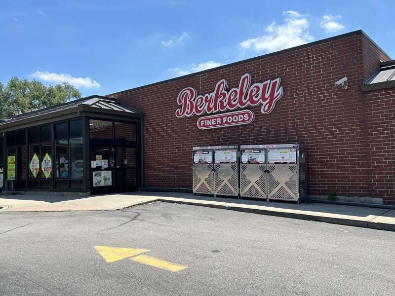 The owner of the Cinco de Mayo bakeries in Aurora plans to open a supermarket where Berkeley Finer Foods is located in Batavia. Berkeley is closing Thursday.