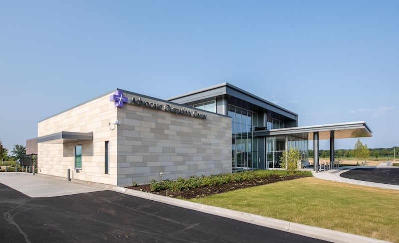 Located at 27655 Illinois Route 120, the outpatient center in Lakemoor offers a wide range of services including primary care, ACL laboratory, behavioral health, imaging, physical therapy and integrative medicine.