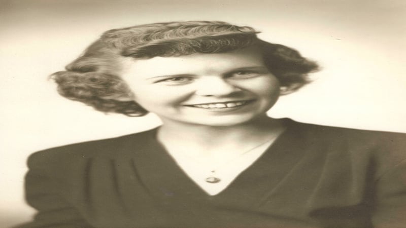 New scholarship fund honors late Hiawatha High School teacher