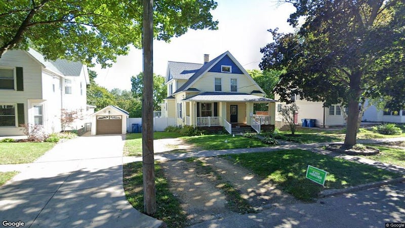 Single-family home built in 1900 sells for $190,000 in Dixon
