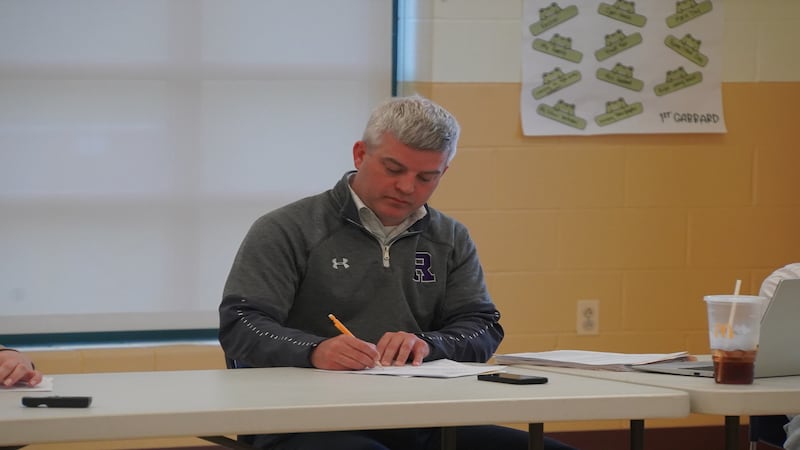 Rochelle Elementary School Board renews food management contract 