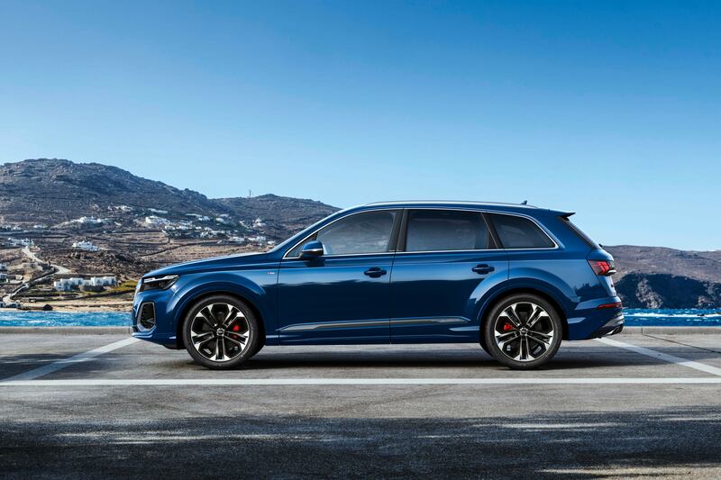 The 2025 Audi Q7 Prestige is world-class luxury SUV.