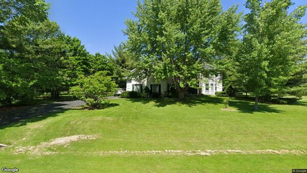 Single-family home sells in Yorkville for $541,500