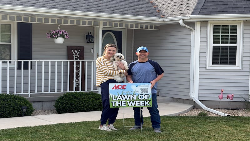 Wexells win Rochelle Chamber Lawn of the Week Award