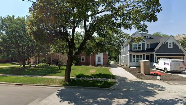 Single-family home sells in Elmhurst for $1.05 million