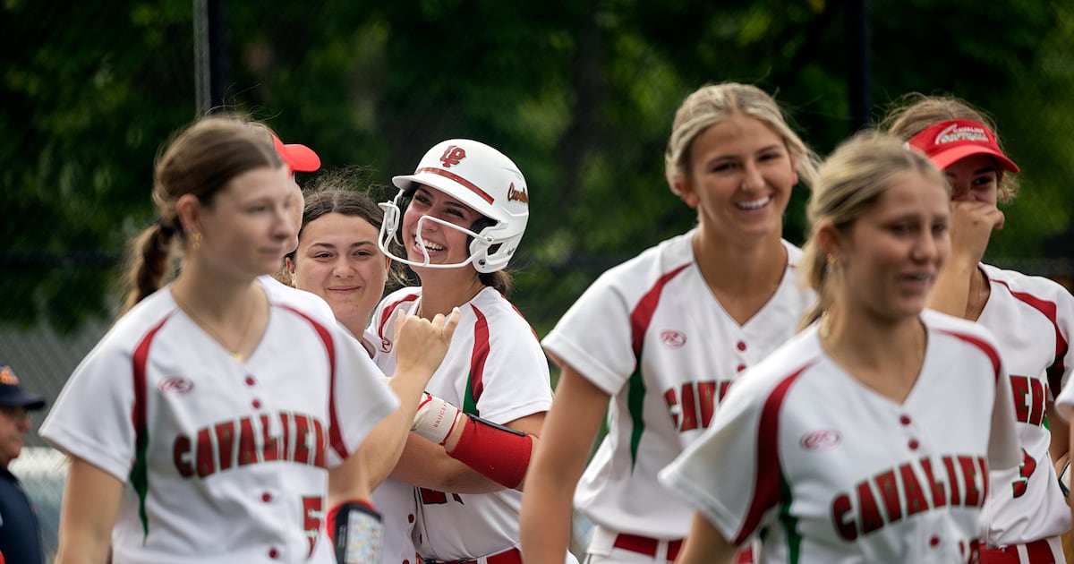 Taylor Vescogni, Anna Riva lead La Salle-Peru past Sterling in regional opener