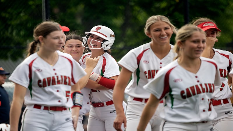 Taylor Vescogni, Anna Riva lead La Salle-Peru past Sterling in regional opener