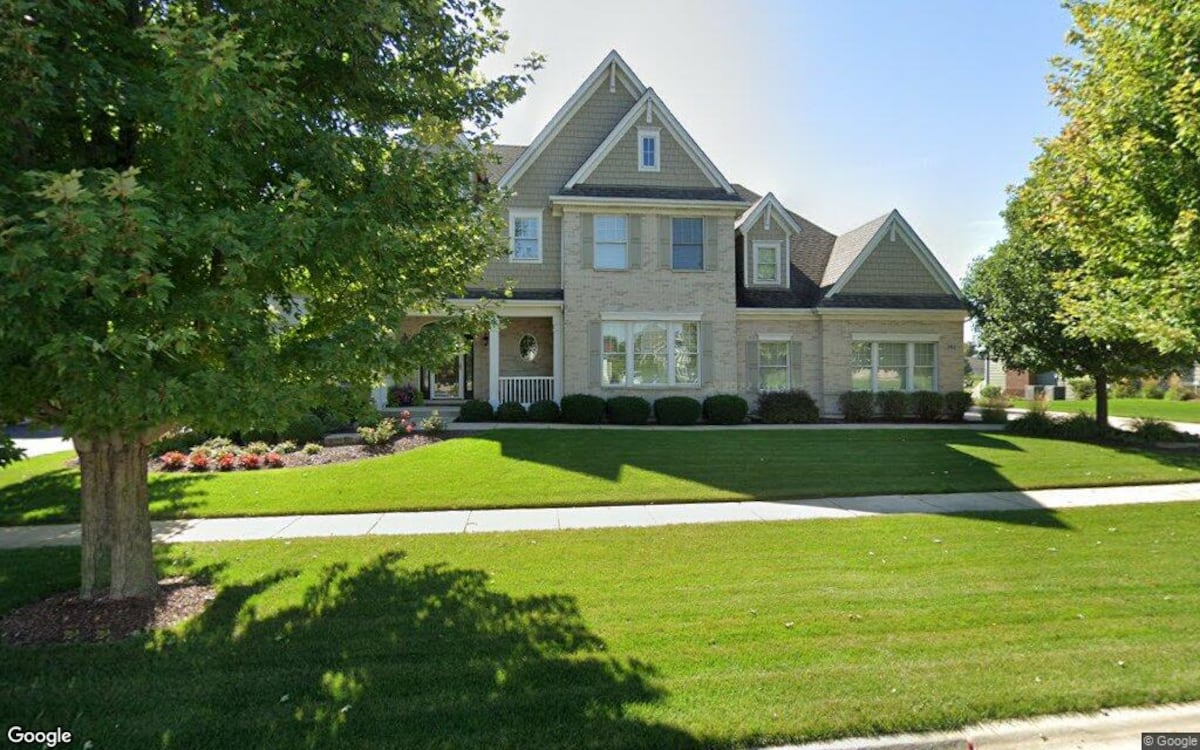 Sale closed in Geneva: $960,000 for a property